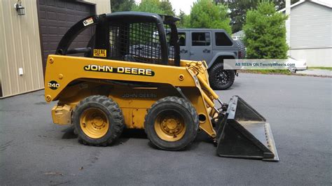 how much does a 240 jd skid steer weight|john deere 240 specifications.